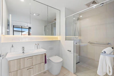 469 Sandgate Road