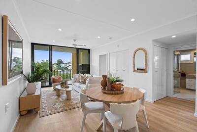 469 Sandgate Road