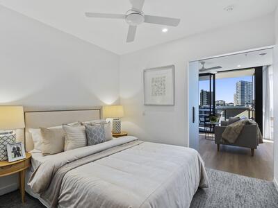 704/50 Longland Street