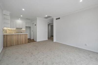 22/6 Hale Road