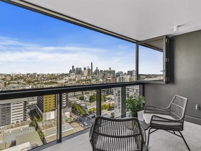 1611/50 Longland Street