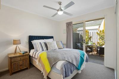 4/104 Country Club Drive
