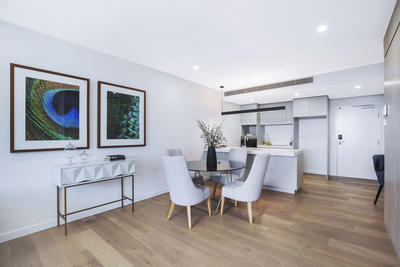 1705/50 Longland Street