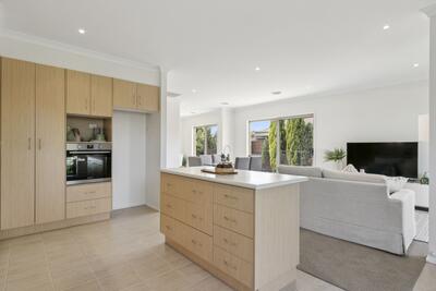 185/2 Rochester Parade