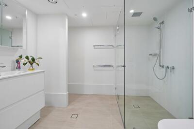 201/10 Minkara Road