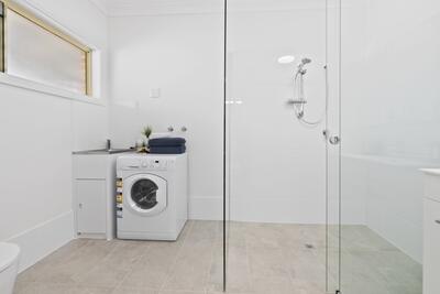 211/66 Bainbridge Street