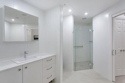 213/10 Minkara Road