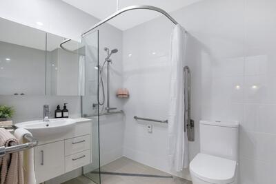 417/61 Explorer Drive