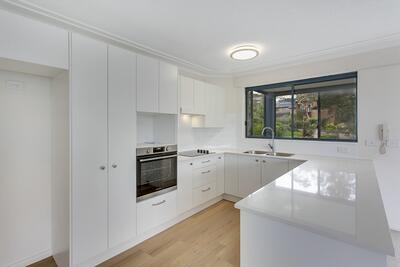 130/10 Minkara Road