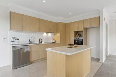 185/2 Rochester Parade