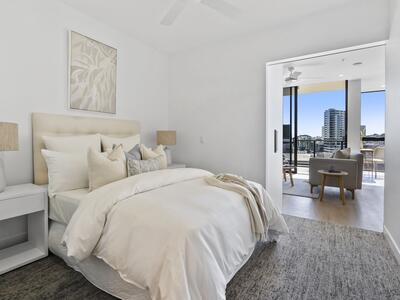 811/50 Longland Street
