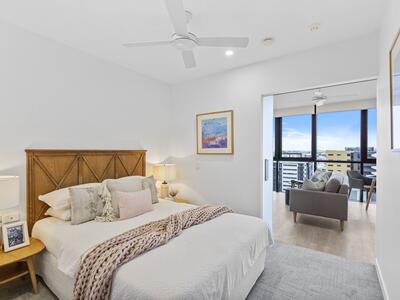 918/50 Longland Street