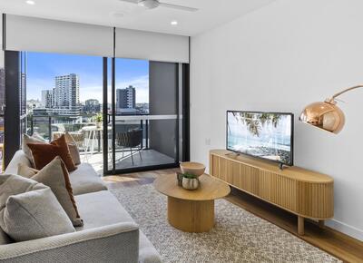 909/50 Longland Street