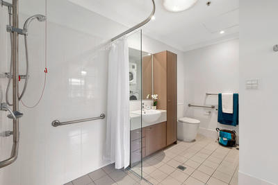 13/15-27 Adelaide Drive