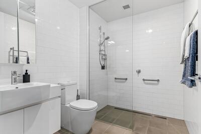 101/9 Vine Street