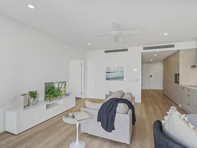 917/50 Longland Street