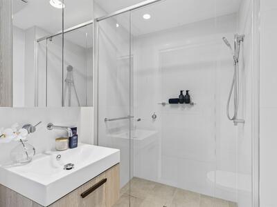 1202/50 Longland Street