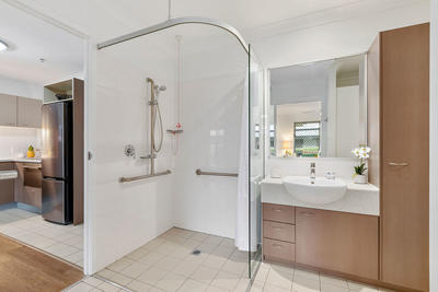 13/15-27 Adelaide Drive
