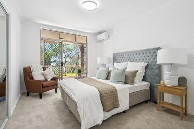 158/42 Roma Road