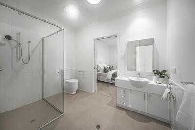 68/62 Island Point Road