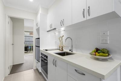 7/6-12 Matthews Street