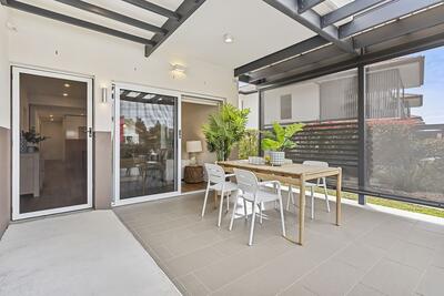 145/21 Gracemere Boulevard