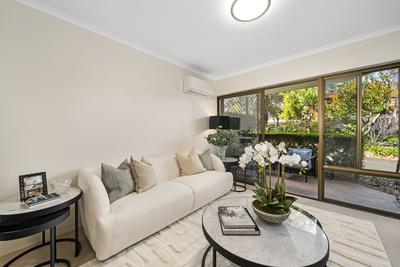 233/2 Ulmarra Place