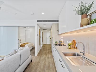 710/50 Longland Street