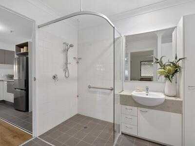 41/15-27 Adelaide Drive