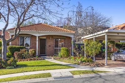 76/100 Station Street