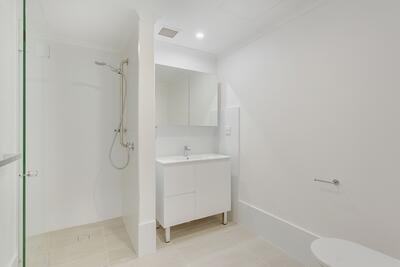 218/82 Avalon Parade