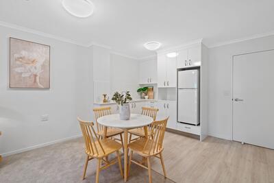 109/1 Moore Street
