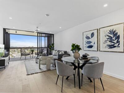 1611/50 Longland Street