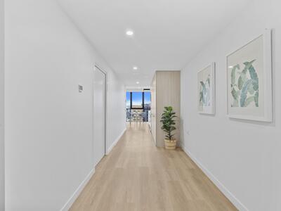918/50 Longland Street