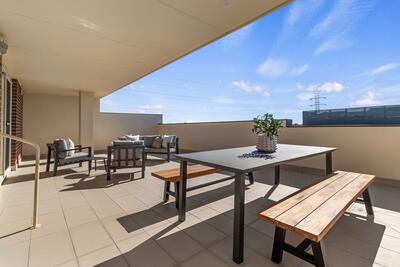 305/37-43 Victoria Street