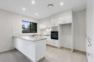130/37 View Mount Road