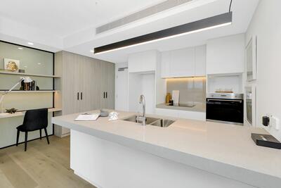 1106/50 Longland Street