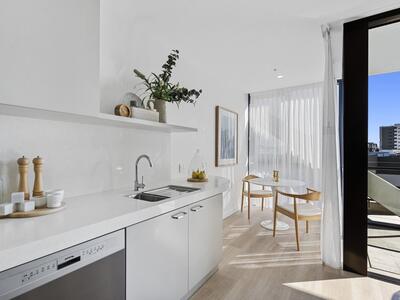 802/50 Longland Street