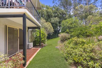 220/1-3 Ingram Place