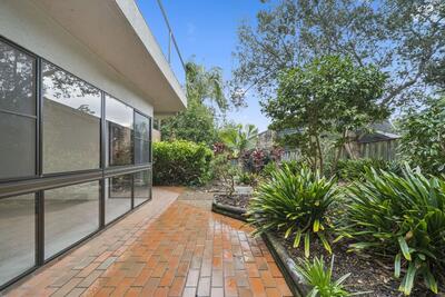 221/2 Ulmarra Place