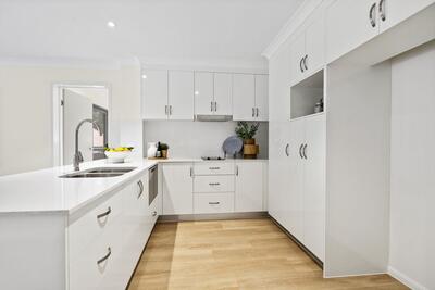 305/148 Smith Street