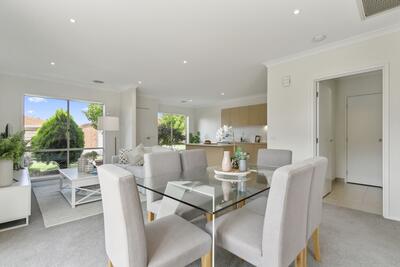 185/2 Rochester Parade