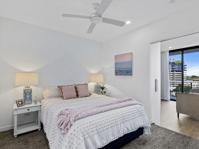 811/50 Longland Street