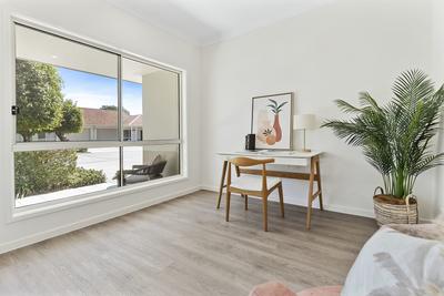102/21 Gracemere Boulevard