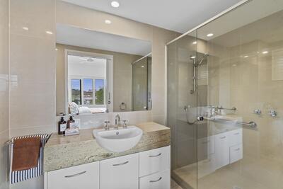 E303/469 Sandgate Road