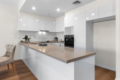 305/37-43 Victoria Street