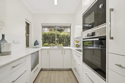 4/2-8 Kitchener Street