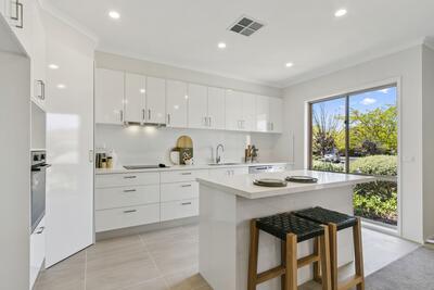 164/2 Rochester Parade