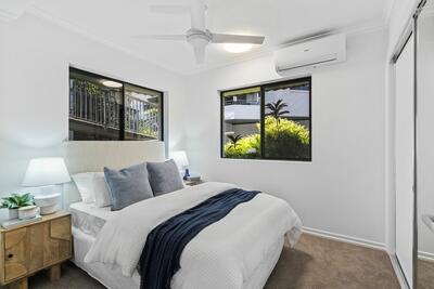 2/1 Moore Street