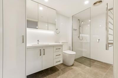 211/300 Pigdon Street